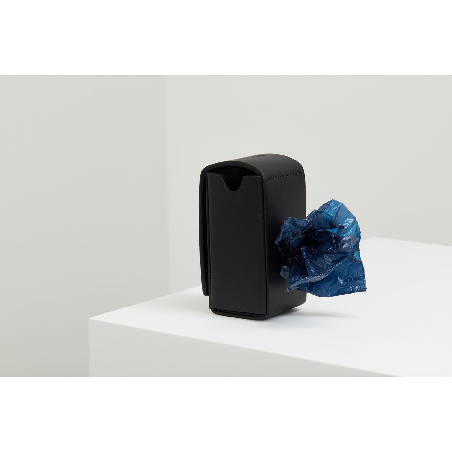 Toto Bag 犬の散歩用ミニレザーバッグ。