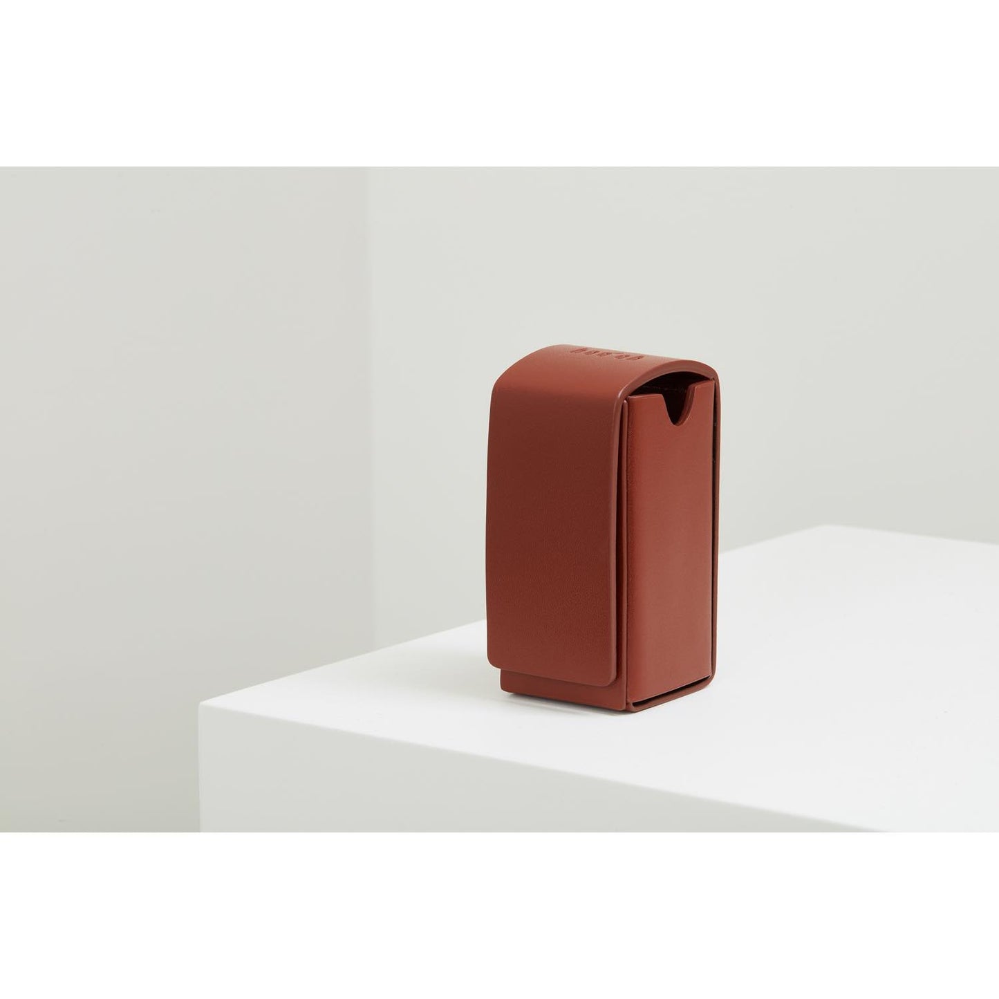 Toto Bag 犬の散歩用ミニレザーバッグ。