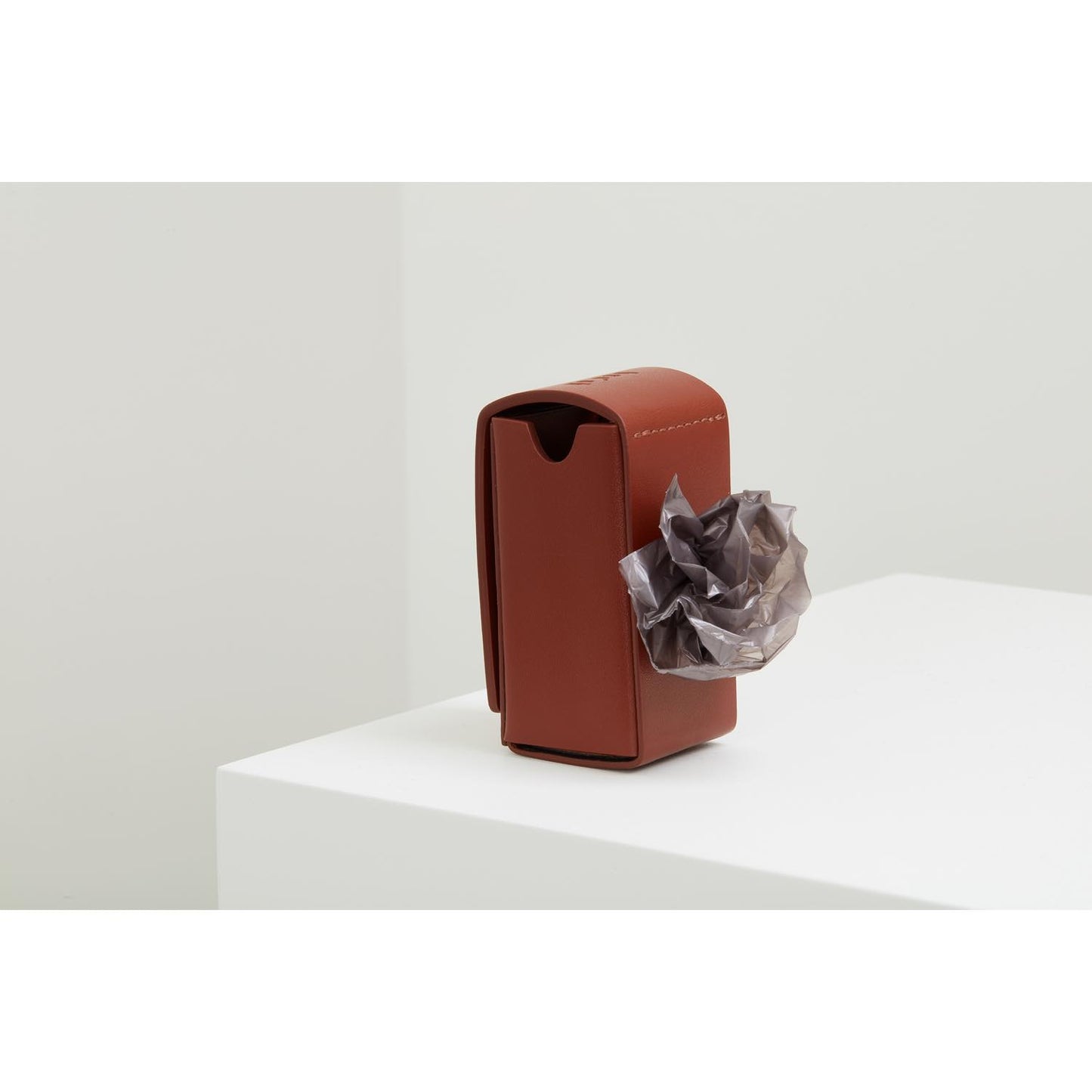 Toto Bag 犬の散歩用ミニレザーバッグ。