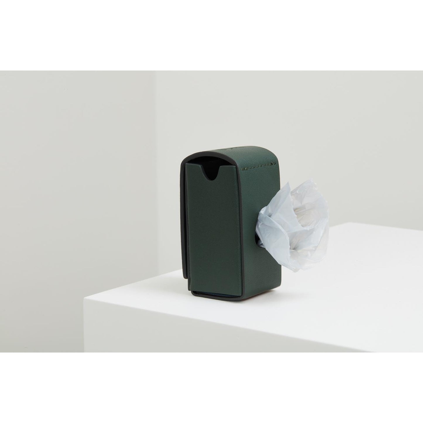 Toto Bag 犬の散歩用ミニレザーバッグ。